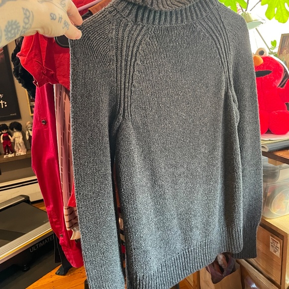 Gray Old Navy Knit Sweater - Women's Size Small - Picture 2 of 5